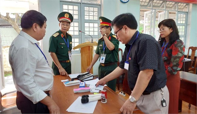 Đoàn kiểm tra coi thi Bộ Giáo dục và Đào tạo làm việc tại tỉnh Kon Tum (27/6/2023)